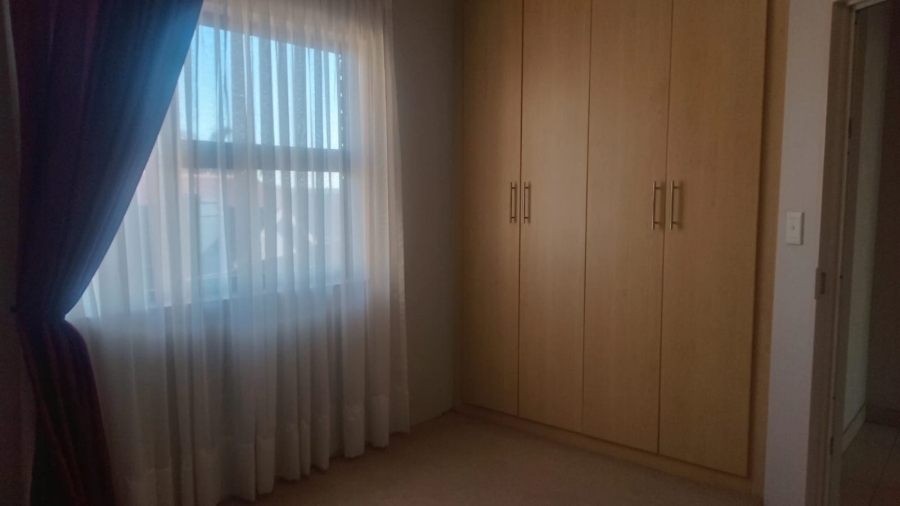 To Let 3 Bedroom Property for Rent in Glen Marais Gauteng