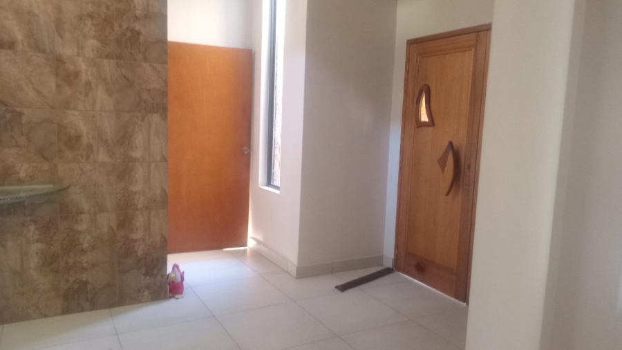 To Let 3 Bedroom Property for Rent in Glen Marais Gauteng