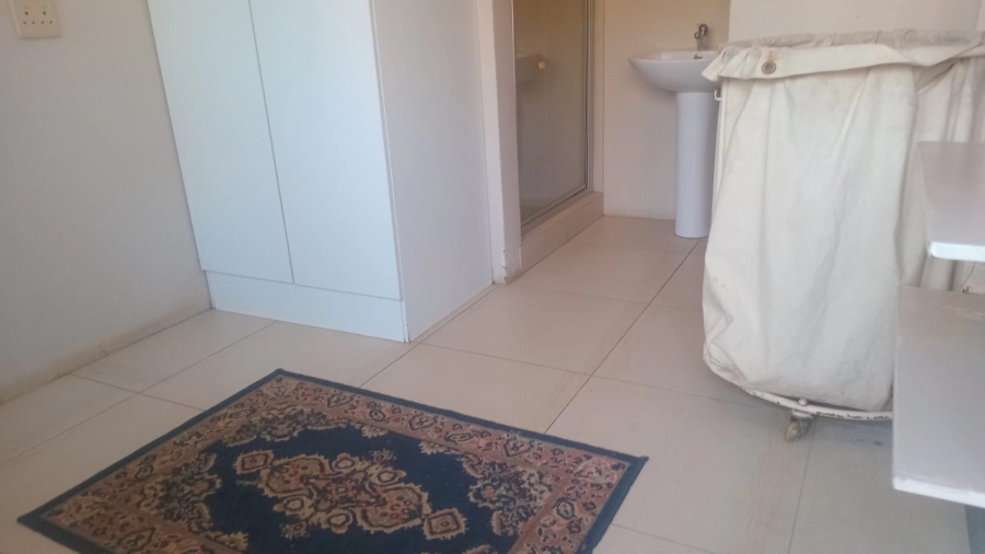 To Let 3 Bedroom Property for Rent in Glen Marais Gauteng