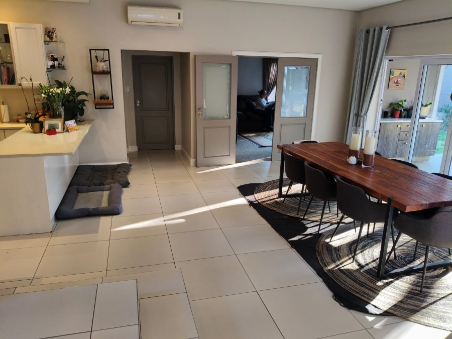 To Let 2 Bedroom Property for Rent in Bryanston Gauteng