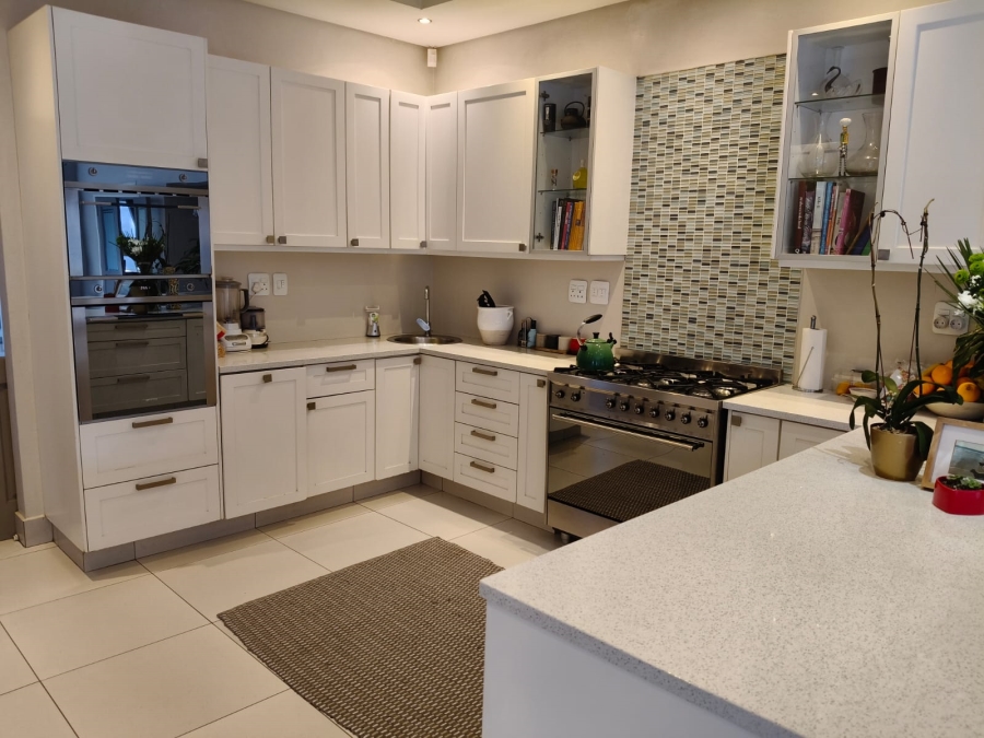 To Let 2 Bedroom Property for Rent in Bryanston Gauteng