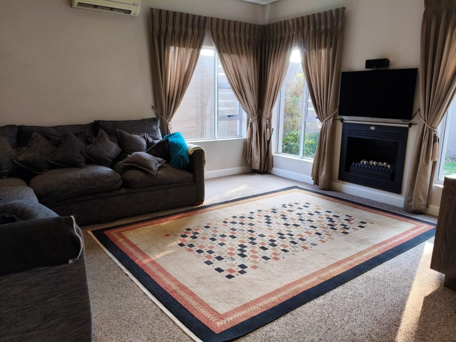 To Let 2 Bedroom Property for Rent in Bryanston Gauteng