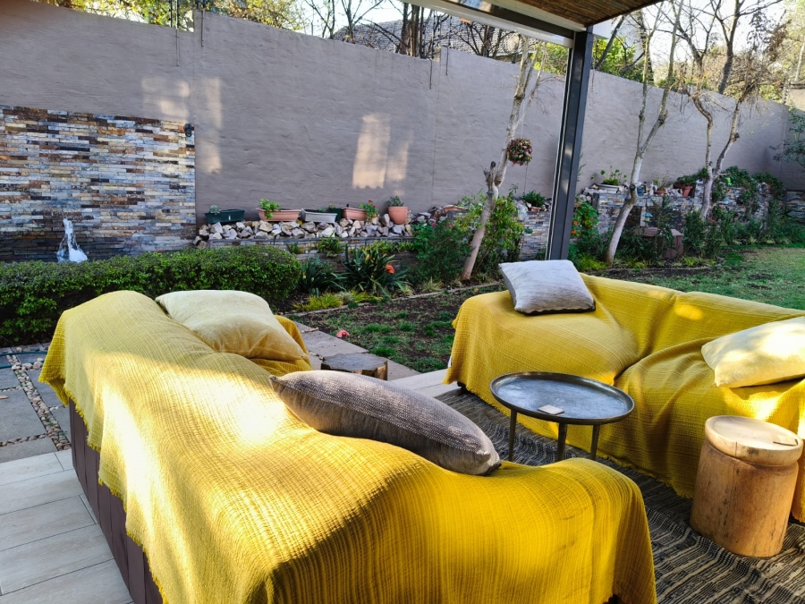 To Let 2 Bedroom Property for Rent in Bryanston Gauteng