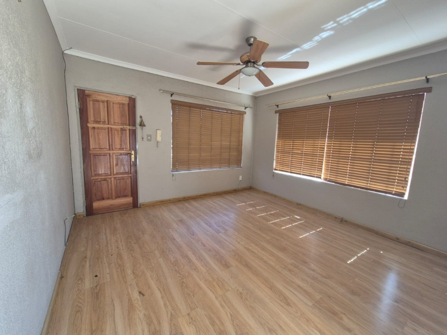 2 Bedroom Property for Sale in Eike Park Gauteng
