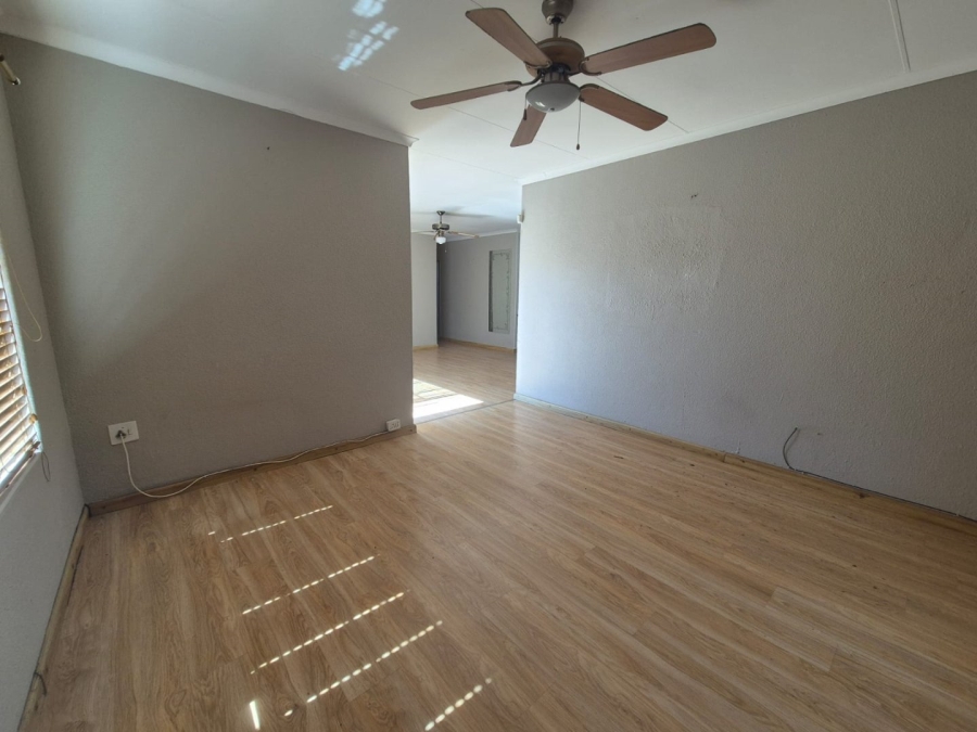2 Bedroom Property for Sale in Eike Park Gauteng