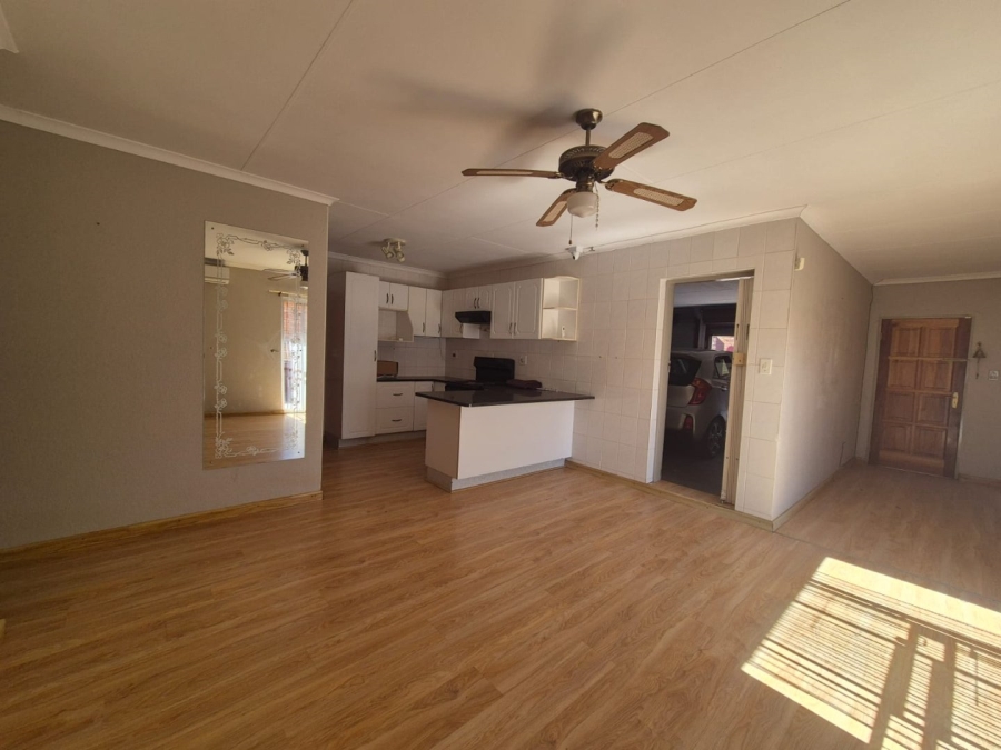 2 Bedroom Property for Sale in Eike Park Gauteng