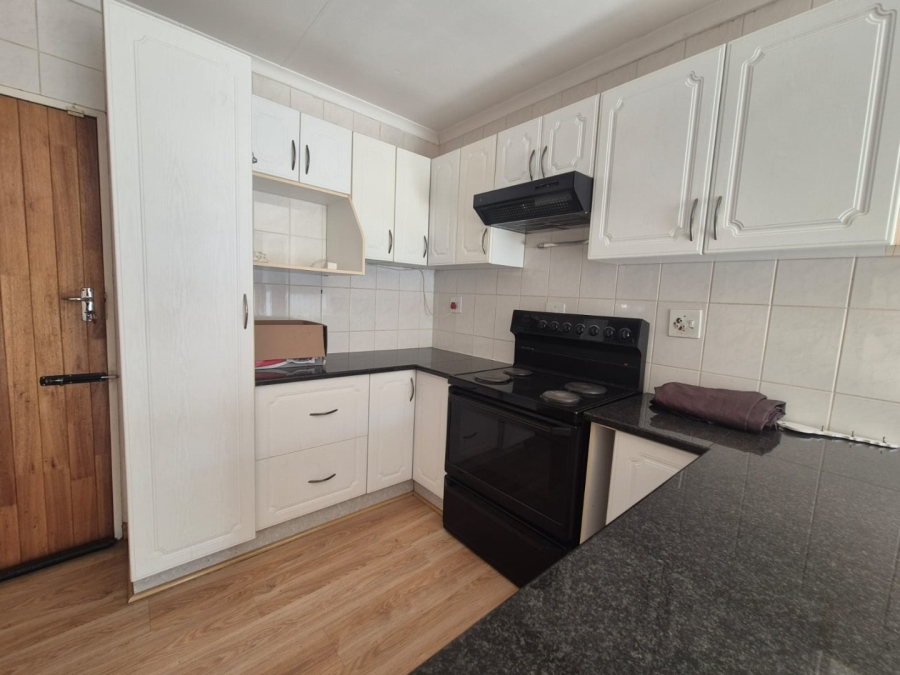 2 Bedroom Property for Sale in Eike Park Gauteng