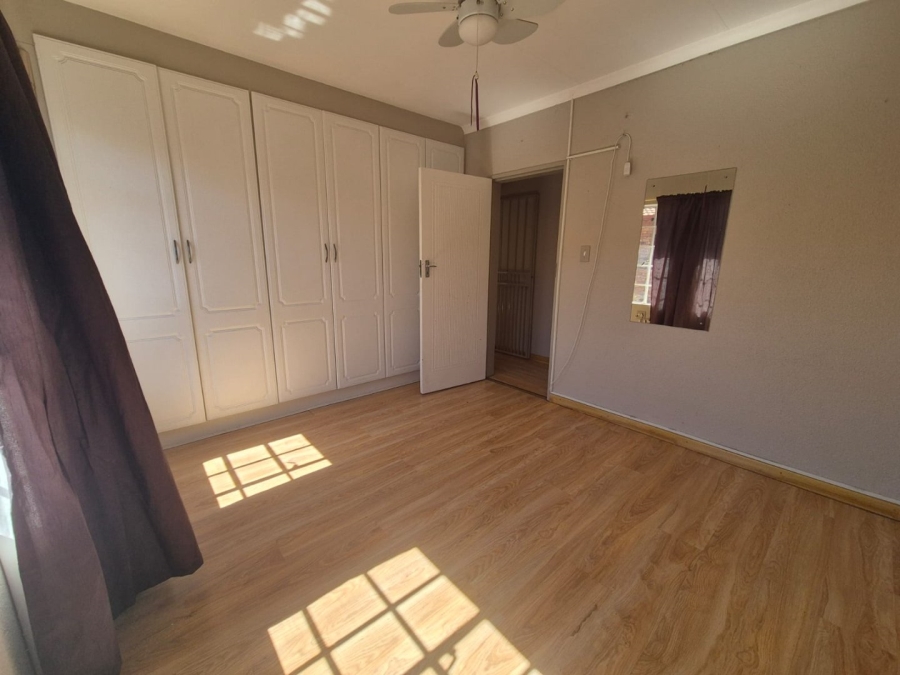 2 Bedroom Property for Sale in Eike Park Gauteng