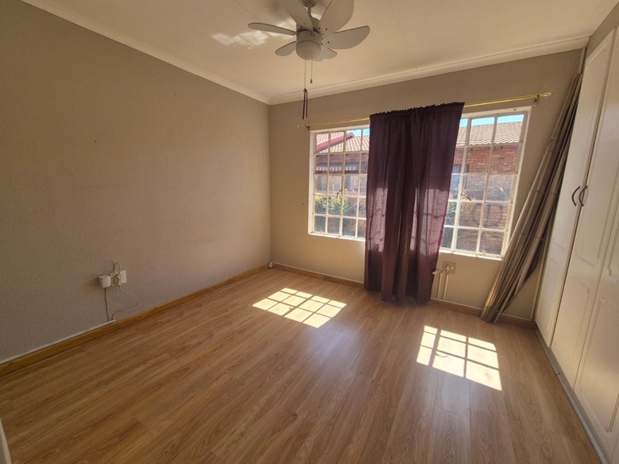 2 Bedroom Property for Sale in Eike Park Gauteng