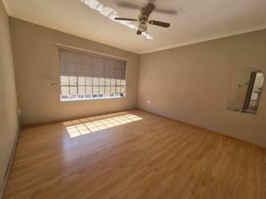 2 Bedroom Property for Sale in Eike Park Gauteng