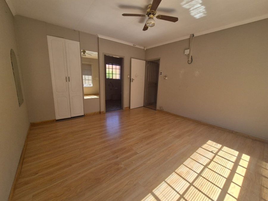 2 Bedroom Property for Sale in Eike Park Gauteng