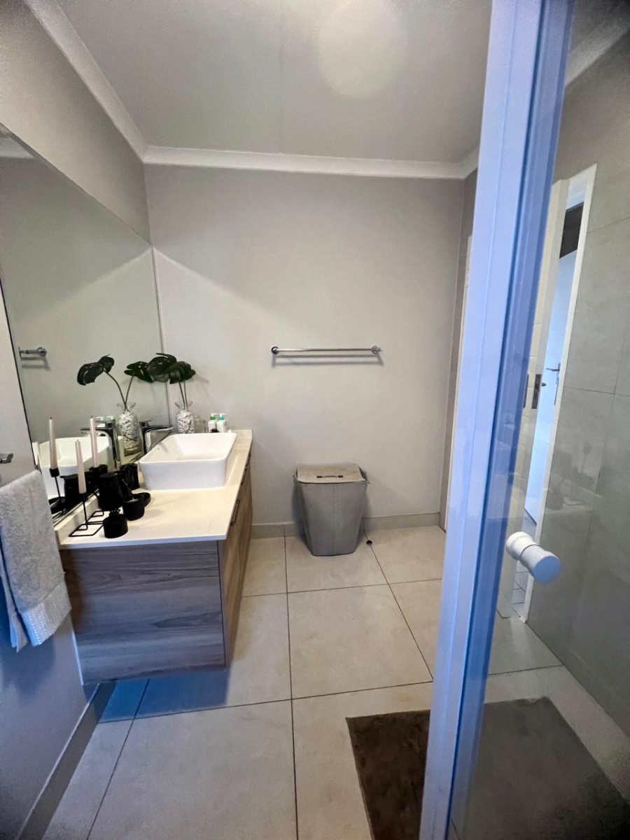 To Let 2 Bedroom Property for Rent in Glen Marais Gauteng