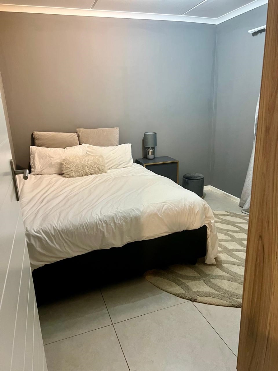 To Let 2 Bedroom Property for Rent in Glen Marais Gauteng