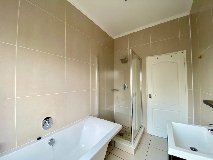 1 Bedroom Property for Sale in Fourways Gauteng
