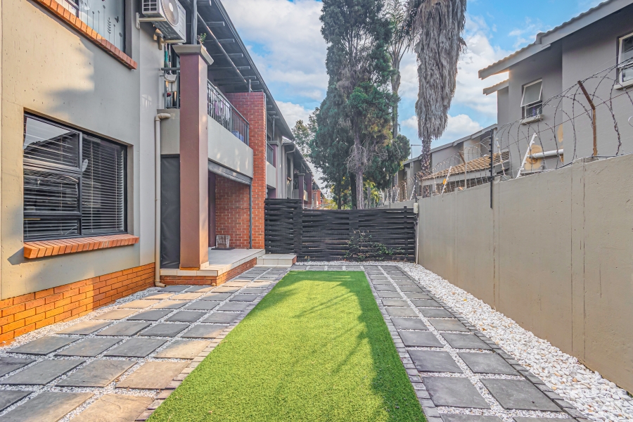 2 Bedroom Property for Sale in North Riding Gauteng