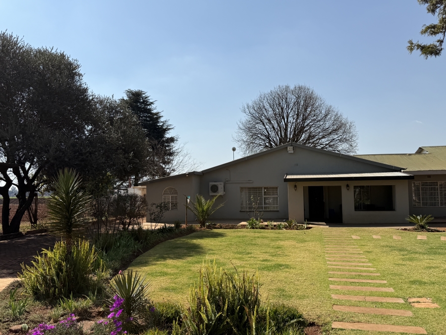 9 Bedroom Property for Sale in Tarlton Gauteng