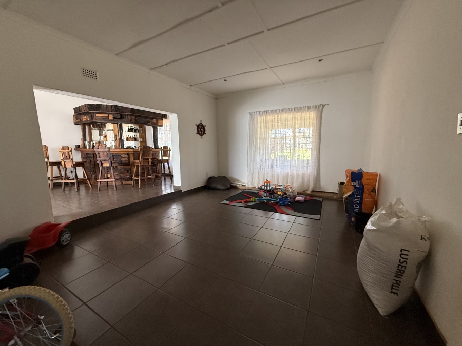 9 Bedroom Property for Sale in Tarlton Gauteng