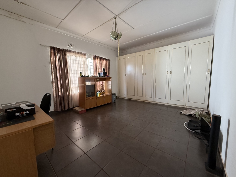 9 Bedroom Property for Sale in Tarlton Gauteng