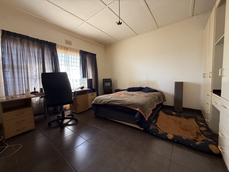 9 Bedroom Property for Sale in Tarlton Gauteng