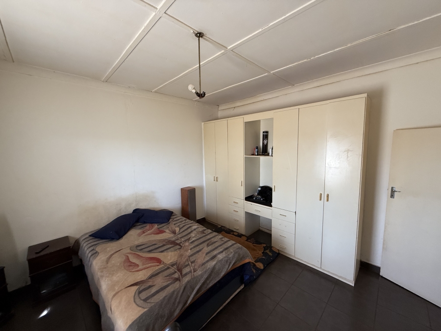 9 Bedroom Property for Sale in Tarlton Gauteng