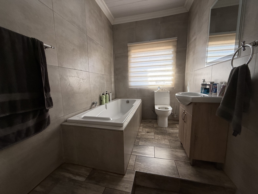9 Bedroom Property for Sale in Tarlton Gauteng