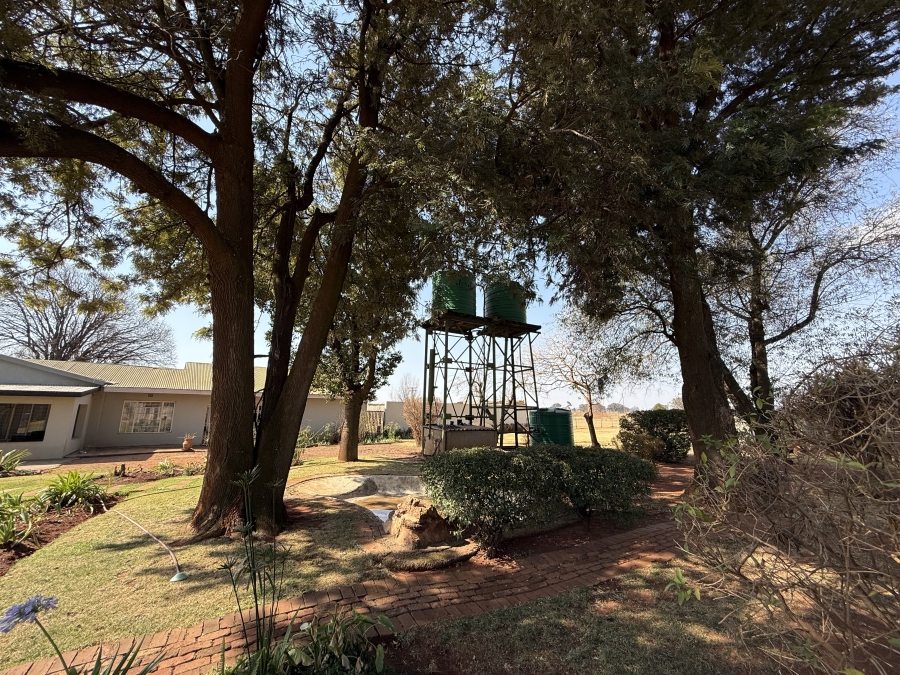 9 Bedroom Property for Sale in Tarlton Gauteng