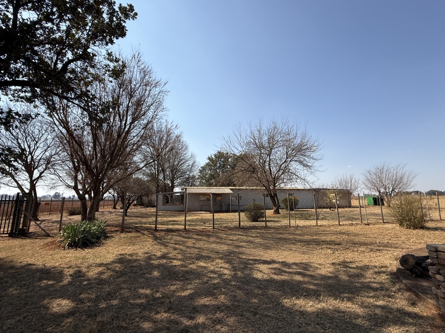 9 Bedroom Property for Sale in Tarlton Gauteng