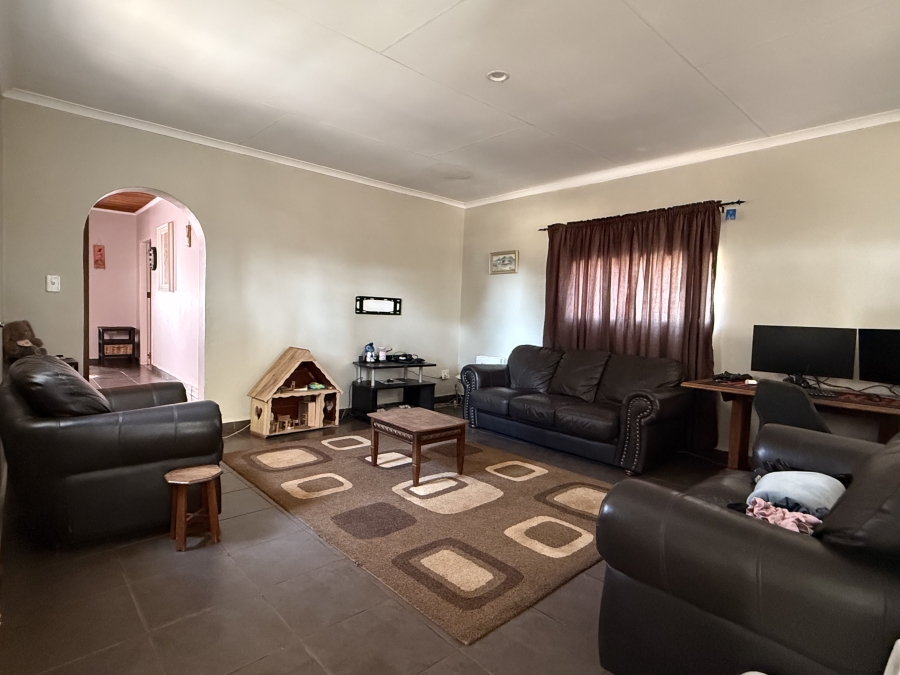 9 Bedroom Property for Sale in Tarlton Gauteng