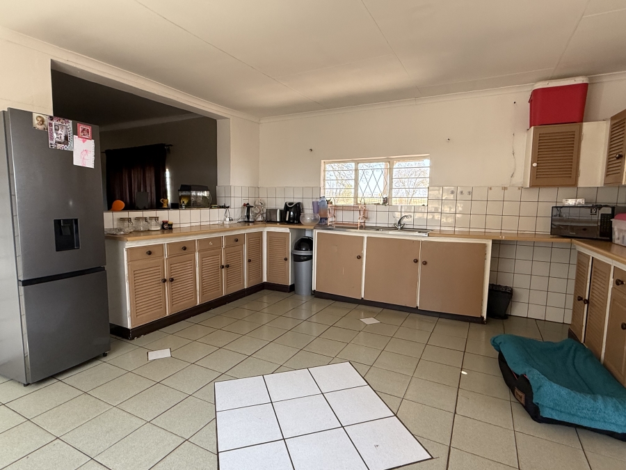 9 Bedroom Property for Sale in Tarlton Gauteng