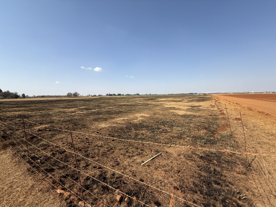 9 Bedroom Property for Sale in Tarlton Gauteng