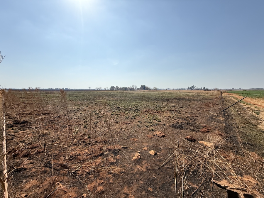 9 Bedroom Property for Sale in Tarlton Gauteng