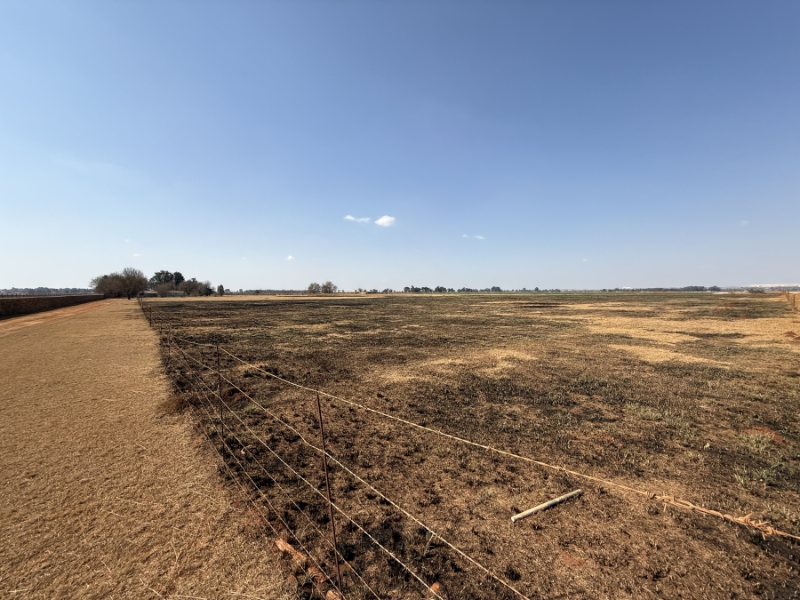 9 Bedroom Property for Sale in Tarlton Gauteng