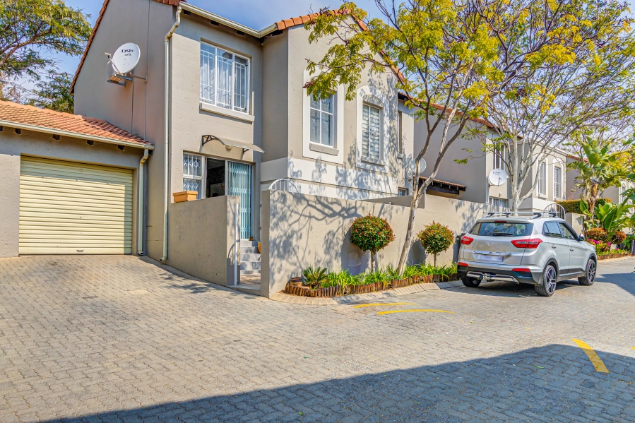 2 Bedroom Property for Sale in Sunninghill Gauteng
