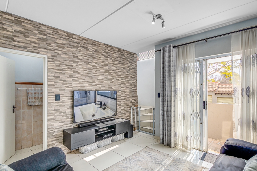 2 Bedroom Property for Sale in Sunninghill Gauteng