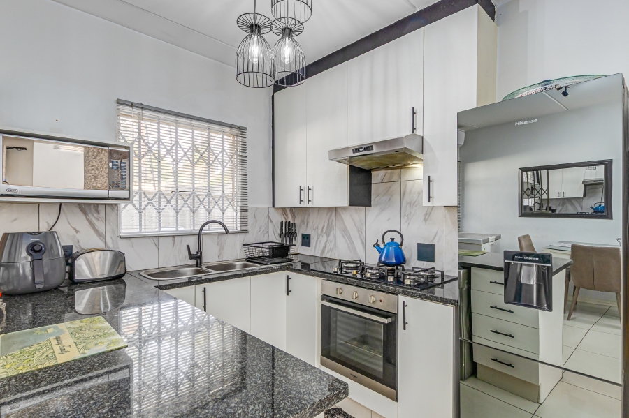 2 Bedroom Property for Sale in Sunninghill Gauteng