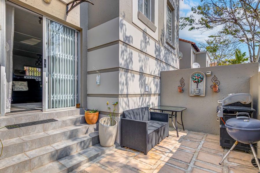 2 Bedroom Property for Sale in Sunninghill Gauteng