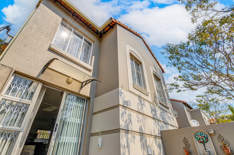 2 Bedroom Property for Sale in Sunninghill Gauteng