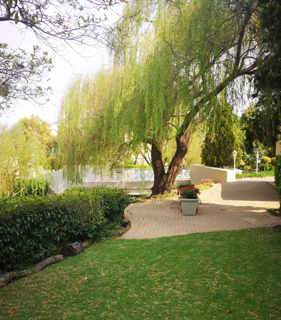 To Let 2 Bedroom Property for Rent in Sandown Gauteng