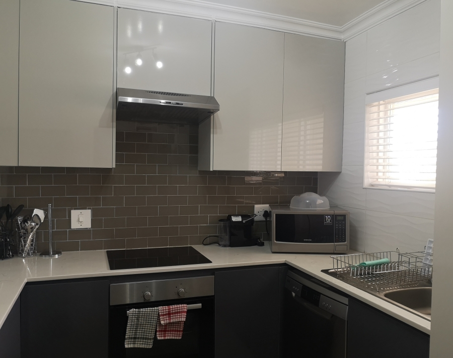 To Let 2 Bedroom Property for Rent in Sandown Gauteng