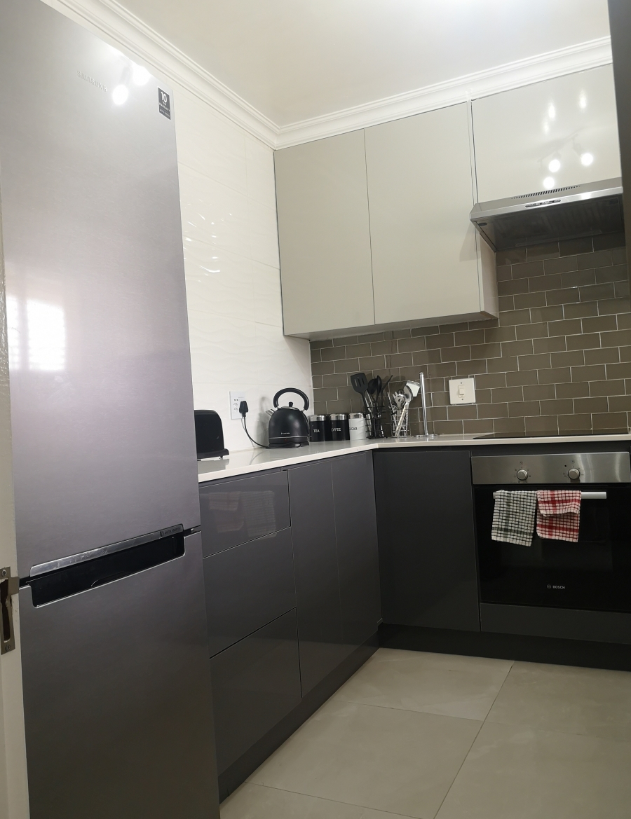To Let 2 Bedroom Property for Rent in Sandown Gauteng