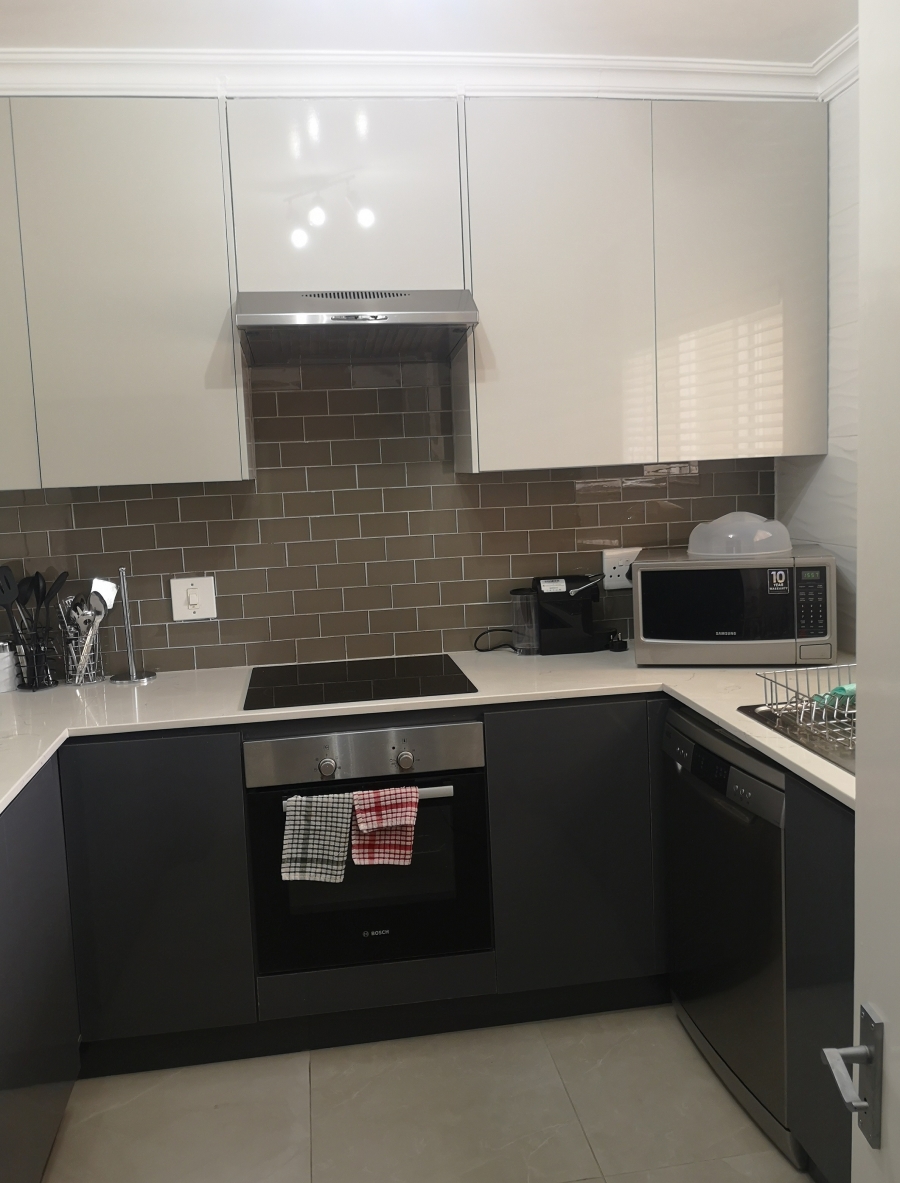To Let 2 Bedroom Property for Rent in Sandown Gauteng