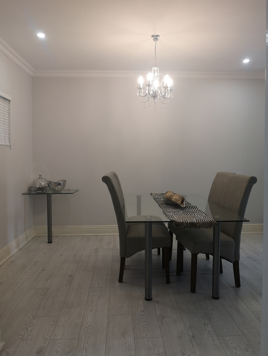 To Let 2 Bedroom Property for Rent in Sandown Gauteng