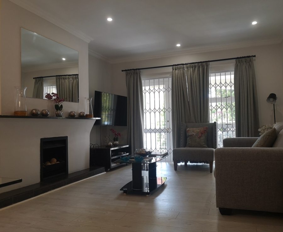 To Let 2 Bedroom Property for Rent in Sandown Gauteng