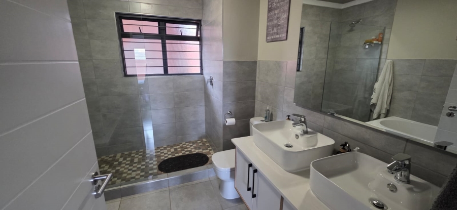 2 Bedroom Property for Sale in Olympus AH Gauteng