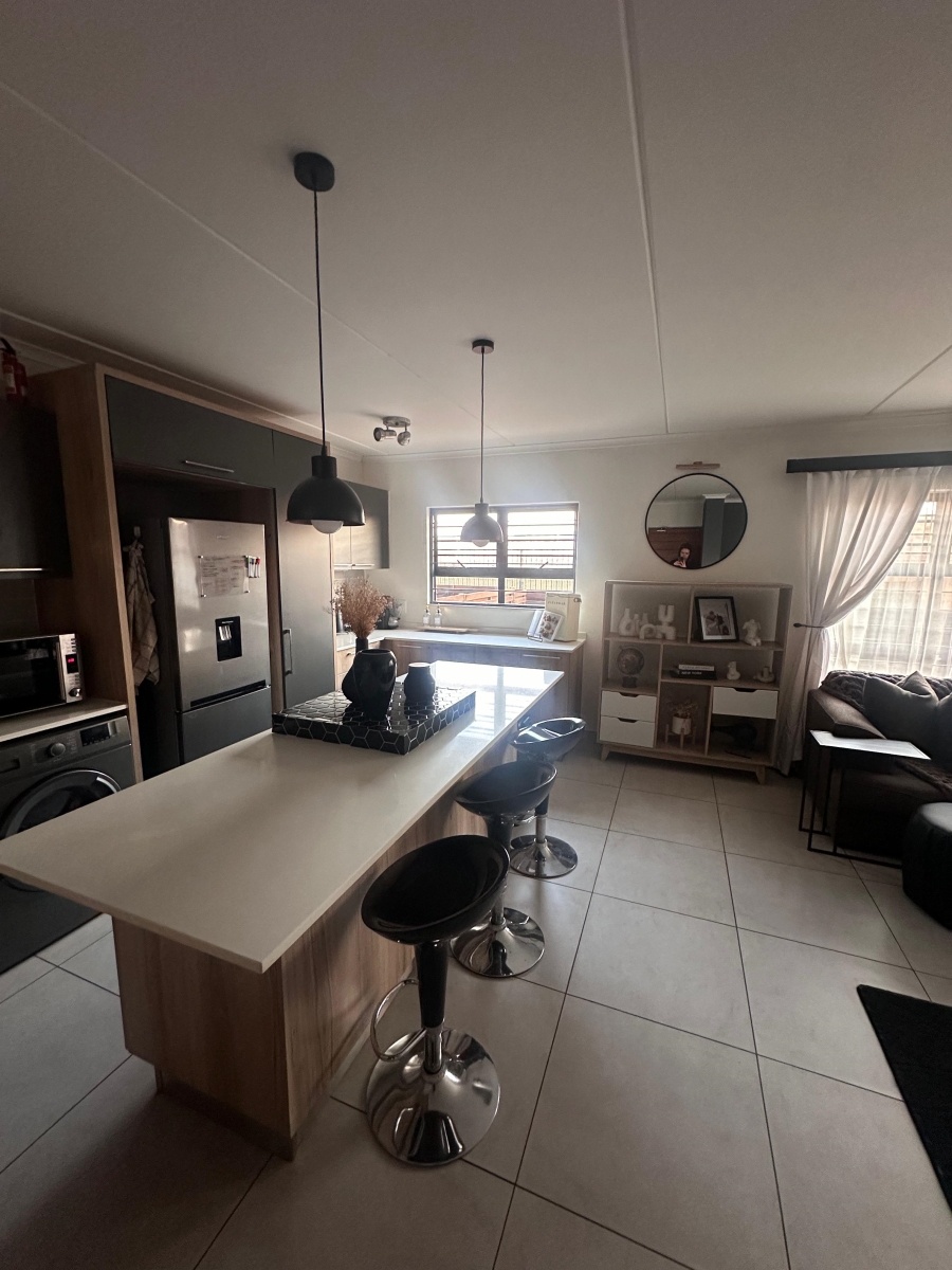 3 Bedroom Property for Sale in Glen Marais Gauteng