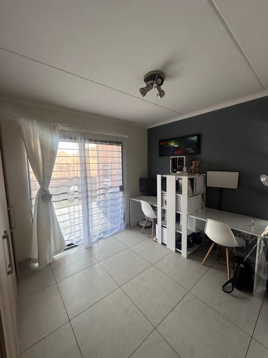 3 Bedroom Property for Sale in Glen Marais Gauteng