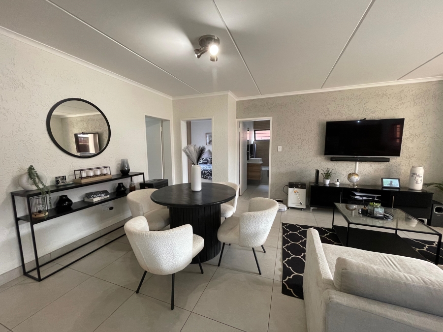 To Let 3 Bedroom Property for Rent in Glen Marais Gauteng