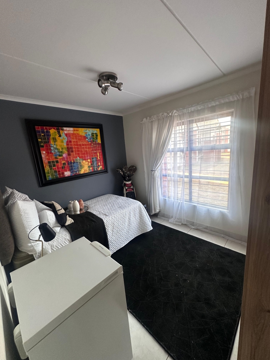 To Let 3 Bedroom Property for Rent in Glen Marais Gauteng