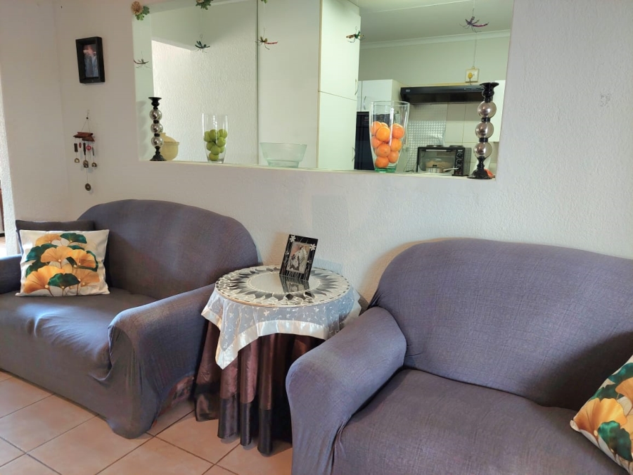 To Let 4 Bedroom Property for Rent in Greenhills Gauteng