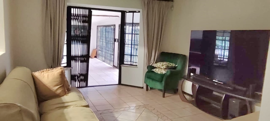 To Let 4 Bedroom Property for Rent in Greenhills Gauteng